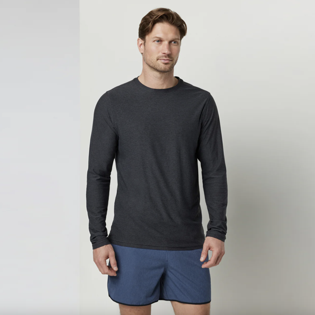 Vuori Men&#39;s Long Sleeve Strato Tech Tee