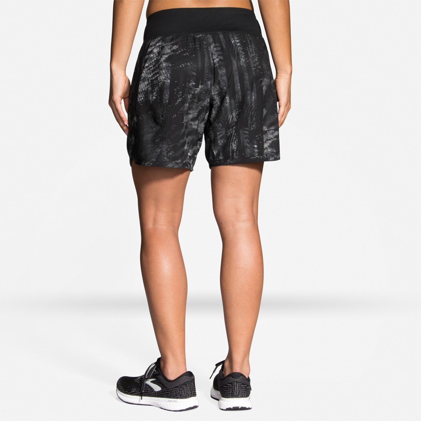 Brooks 7 online chaser shorts